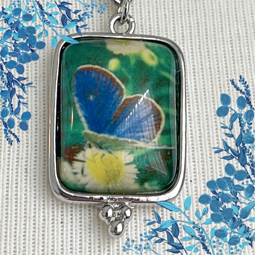 💕Beautiful Vintage Butterfly Pendent Necklace💕 - Picture 3 of 4